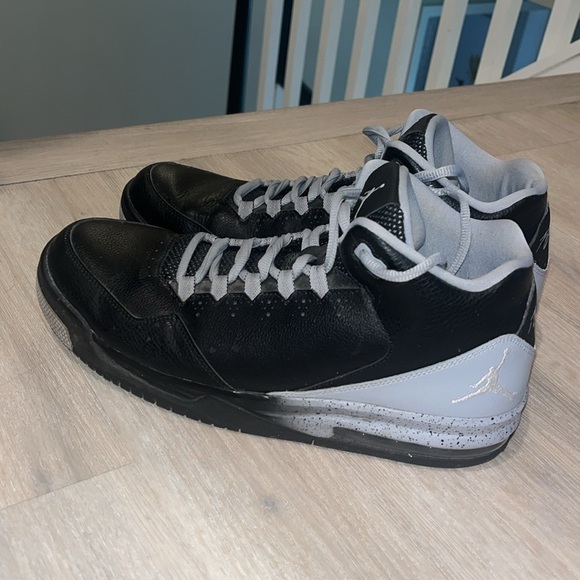 Jordan Flight Origin 2 Black/White/Wolf Grey
2014 retro Men’s sneakers 11 NIKE - Picture 6 of 12